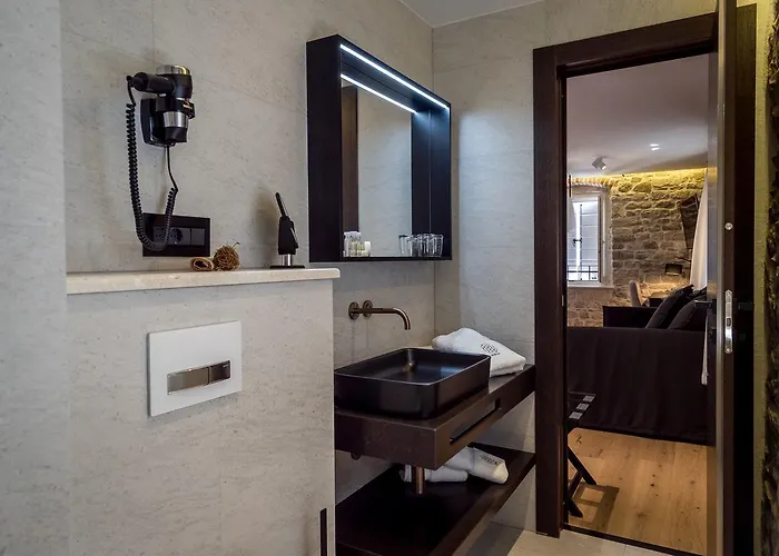 무룸 헤리티지 4*